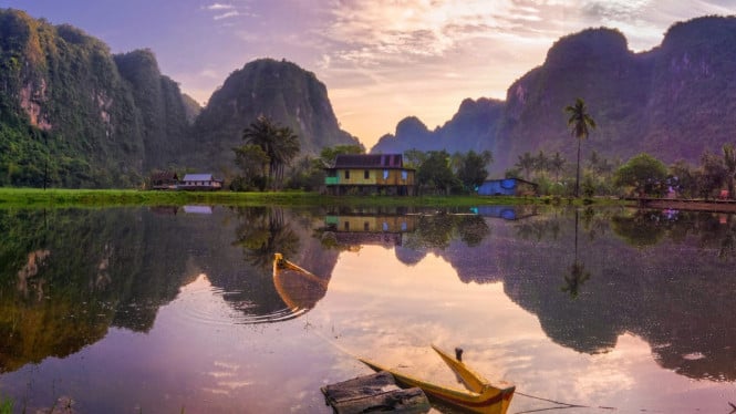 Panorama Kampung Berua, Rammang-Rammang, Maros.