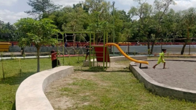 Potret ruang terbuka yang dibangun oleh Pemkab Lombok Tengah.