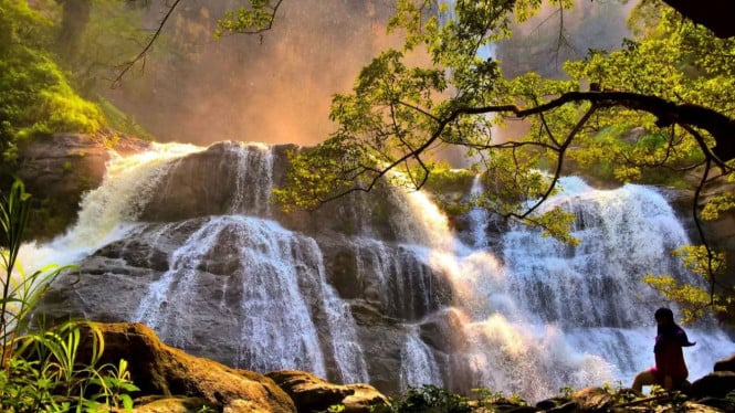 Ilustrasi Curug Cikanteh Sukabumi