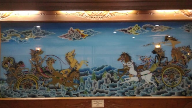 Berkaca dari lukisan kaca Cirebon