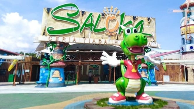 Berlibur ke Saloka Theme Park.