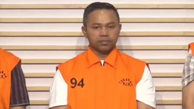 Gubernur Riau Abdul Wahid memakai rompi Oranye di KPK