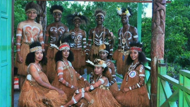 Lukisan Tubuh Suku Asmat.