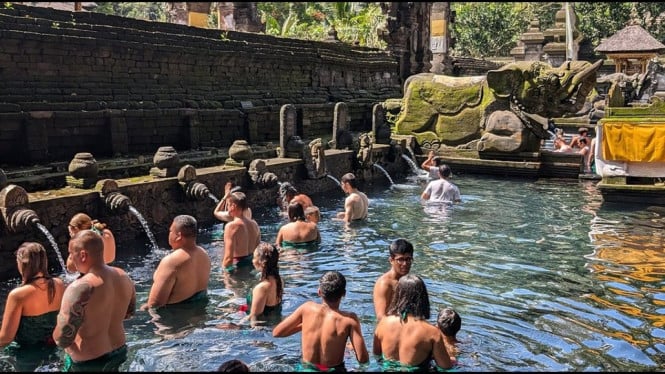Tirta Empul sempat berubah warna kecokelatan
