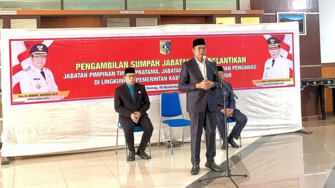 Bupati Haerul Warisin memimpin pelantikan pejabat baru