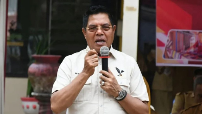 Bupati Lotim H. Haerul Warisin