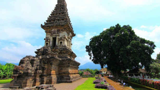 Ulik Sejarah di Candi Jawi Pasuruan