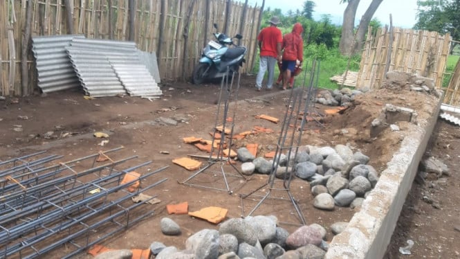 Kandang ayam Bimorejo kembali dibangunan setelah ambruk