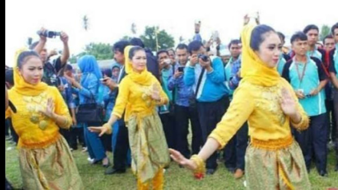 Tari Moudai khas Tolitoli