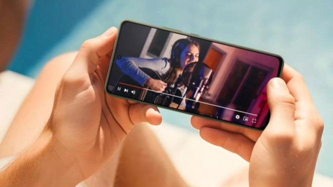 Layar  Full HD+ Vivo Y400.