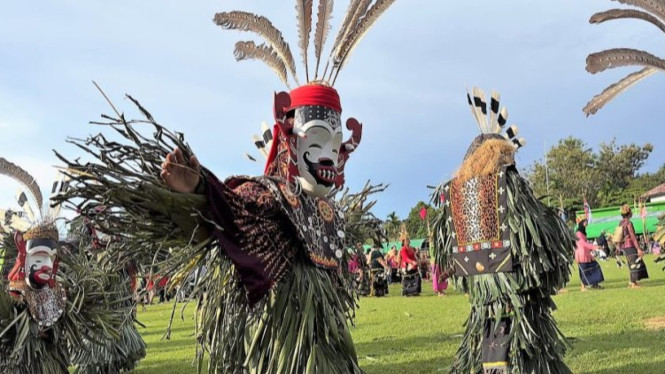 Tari Hudoq dalam Pesta Lom Plai 2023