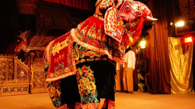 Festival Gajah Menari Kyaukse, Myanmar