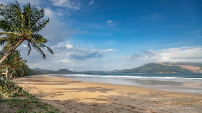 Pasir di Pantai Mustika Banyuwangi