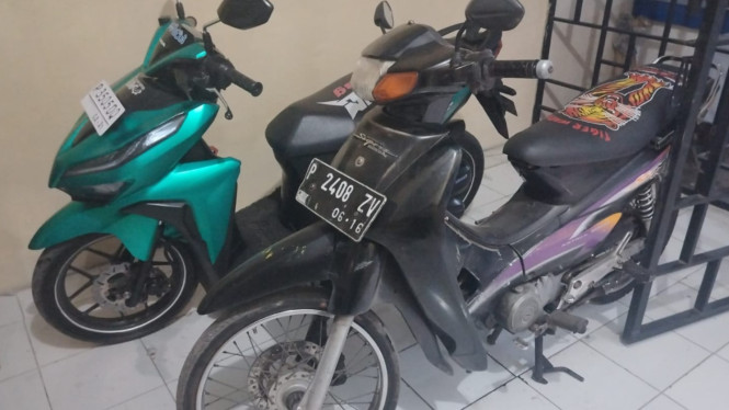 Barang bukti motor hasil kejahatan Erik Setiawan di Polsek Wongsorejo
