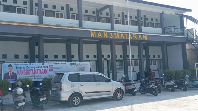 MAN 3 Mataram Sekolah Pinggiran Kota Mataram