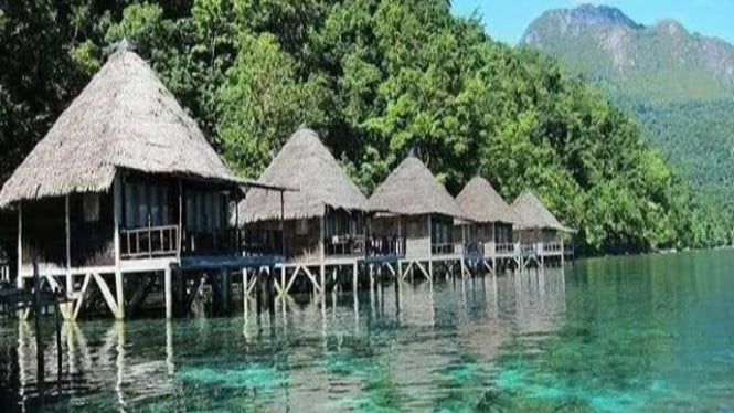Pesona wisata pantai yang masih alami
