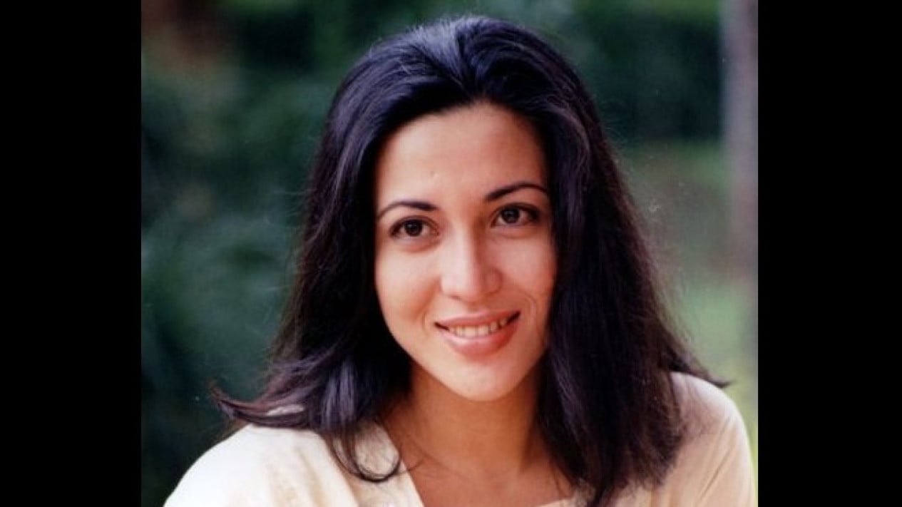 Foto Profil Aktris Senior Devi Permatasari, Model Terbuka yang Kini