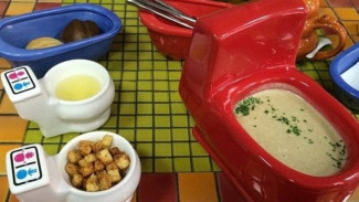 Menjijikan Tradisi Pernikahan Pengantin Makan Dalam Toilet di Perancis