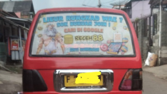 Angkot di Sukabumi Heboh Iklan Situs Judi Online