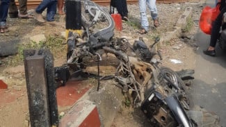 Nekat Melintas, Tubuh Pria di Karawang Hancur Tersambar Kereta Api