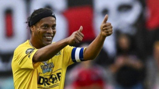 Gabung Dengan RANS Nusantara FC, Ronaldinho Akan Melawan Arema FC