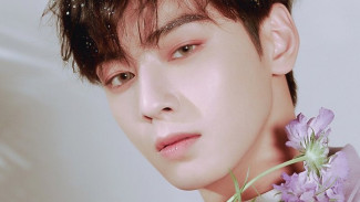 Cha Eun Woo Bikin Penggemar Histeris Jadi Pendeta Drakor Island