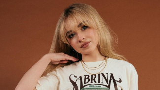 Sosok Penyanyi Sabrina Carpenter Disebut Kekasih Baru Dylan O’Brien