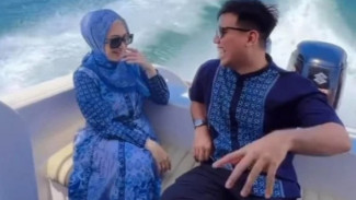 Nathalie Holscher dan Frans Faisal Kompak Pakai Outfit Couple