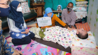 Tetap Tegar, Andri Selama 37 Tahun Terbaring