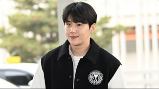 Terbang ke Jepang, Ini Potret Kim Seon Ho Saat di Bandara Incheon