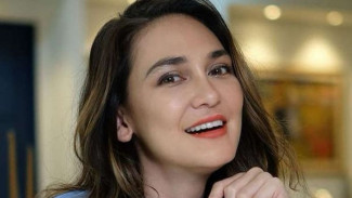Luna Maya Lagi Cari Tukang Pijat, Digaji Rp25 Juta Per Bulan