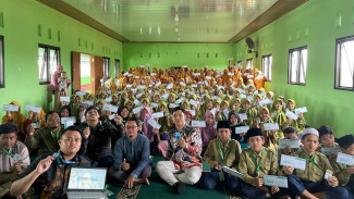 Ribuan Santri Jadi Pengguna Aktif Program Pesantren Go Digital Telkom