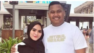 Profil Dewi Amalia, Istri Cantik Ajudan Pribadi yang Sering Tampil Sederhana