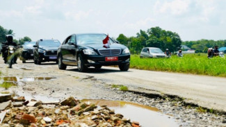 Jika Pemprov Lampung Tak Mampu Urusi Jalan Rusak, Jokowi Minta PUPR Ambil Alih