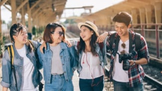 6 Tipe Teman yang Tidak Cocok untuk Diajak Traveling, No. 5 Cuma Jadi Beban!