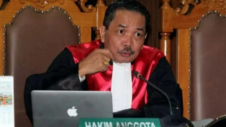 Kemiripan Kasus Kopi Sianida Mirna dengan Kasus Ferdy Sambo Menurut Hakim Binsar Gultom