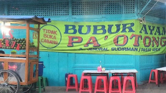 Bubur Otong Sudirman Ludes 25 Kilogram Beras dan 25 Ekor Ayam Sehari