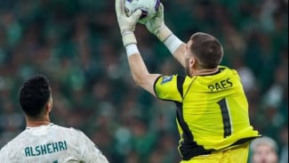 Maarten Paes Bantu Indonesia Juara, Kini Kembali Dicadangkan Ajax