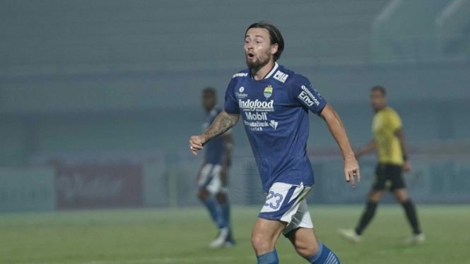 Gol perdana Marc Klok untuk Persib Bandung