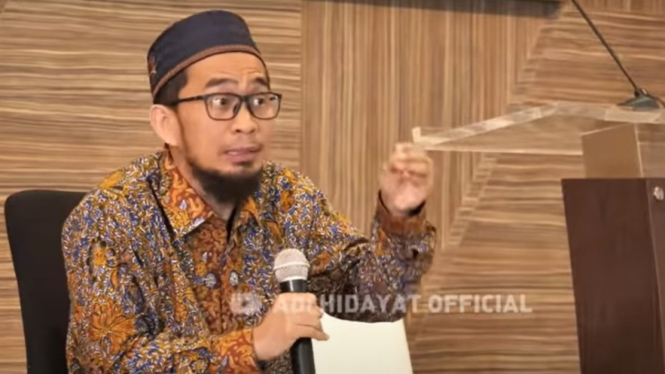 Ustadz Adi Hidayat