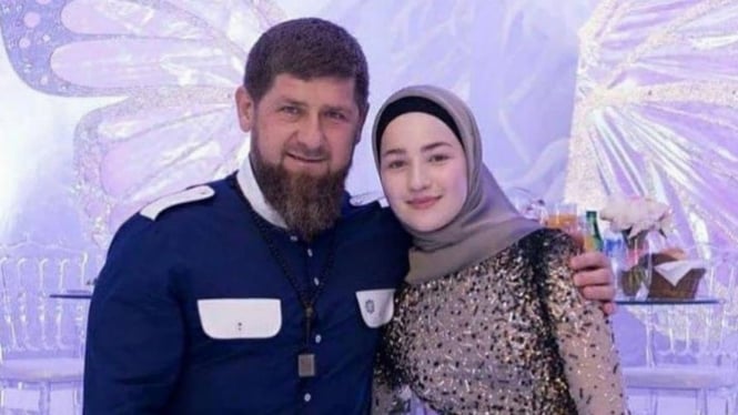Presiedn Republik Chechnya Ramzan Kadyrov bersama putrinya