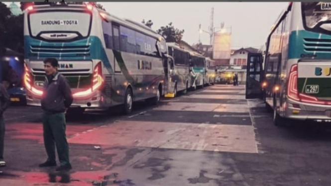 Kondisi bus di Terminal Leuwipanjang