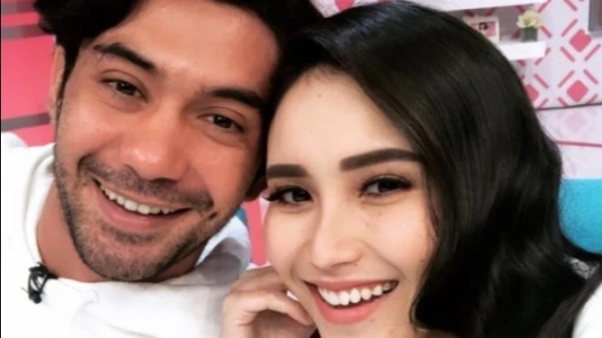 Reza Rahadian dan Ayu Ting Ting