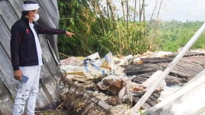 Dedi Mulyadi sidak limbah B3 ilegal di hutan Karawang