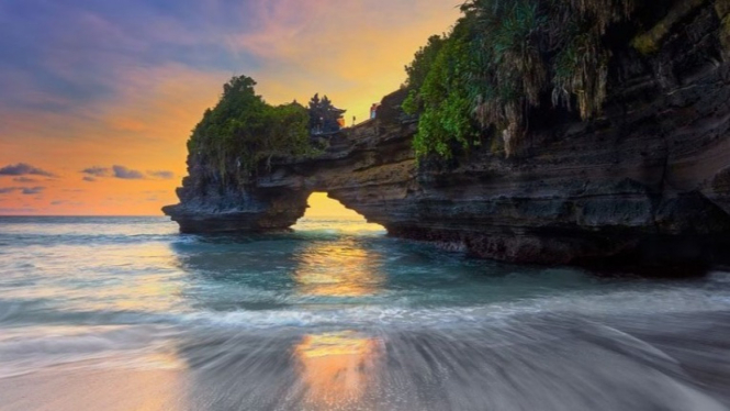 wisata Pantai batu bolong Bali