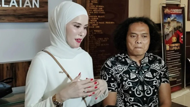 Angel Lelga bersama kuasa hukum