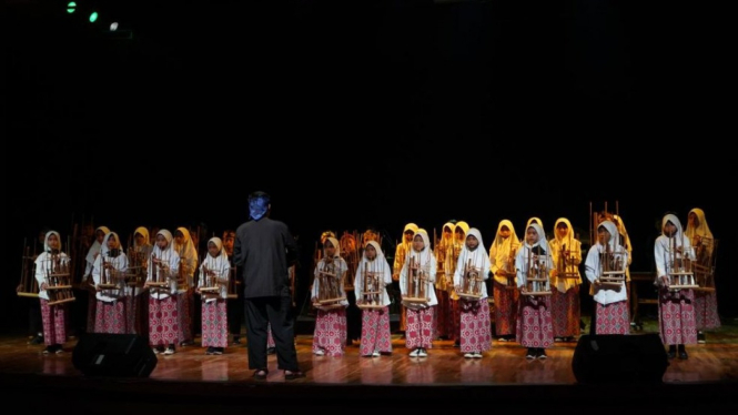 Pagelaran seni angklung