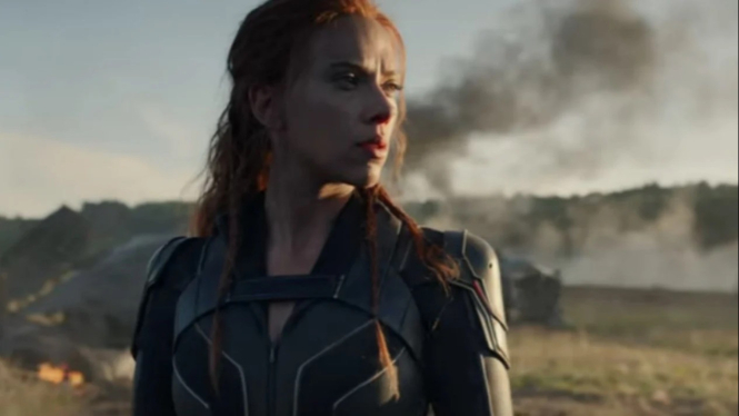 Scarlett Johansson sebagai Black Widow