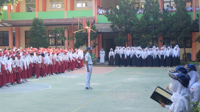 Tahun ajaran baru sekolah di Bandung