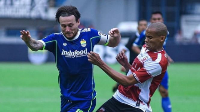 Gelandang Persib Bandung Marc Klok